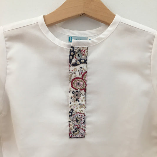 Camisa Branca com pormenor